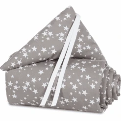 Protector Acolchado Para Cuna Babybay Maxi Taupe Estrellas Blancas